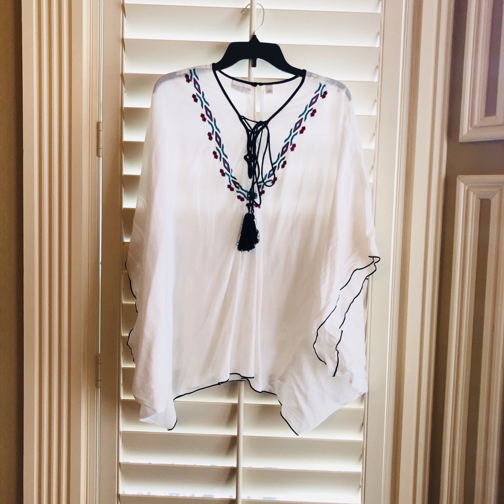 Top,loose fitting shirt, poncho, embroidered, tussles, breathable fabric,summer.